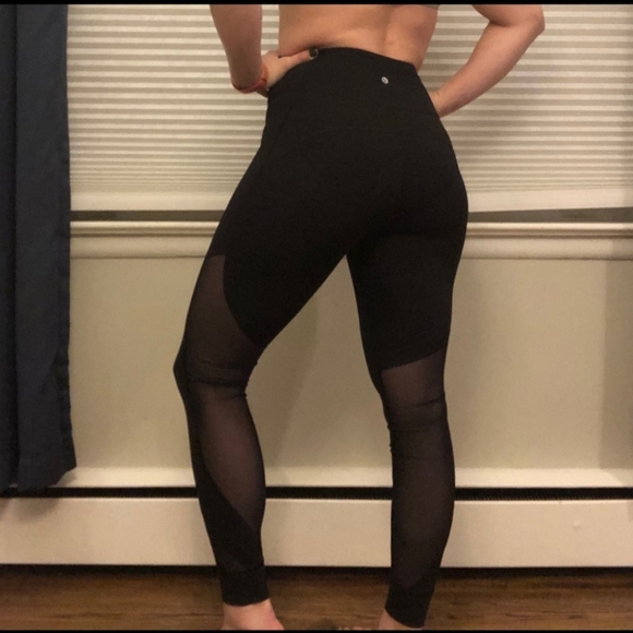 Chic lululemon mesh leggings - Picture 5 of 8